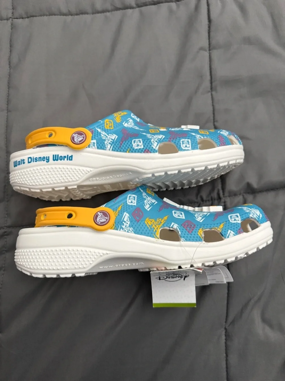 Disney Teal Cinderella Castle Print Sandal Crocs Clogs women 8 men 6 NEW HTF - Picture 3 of 8